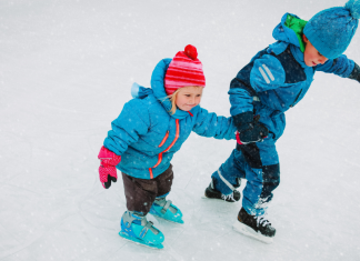 kids ice skating